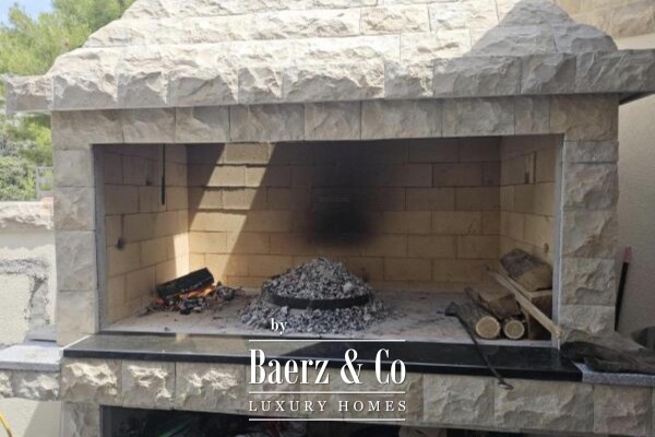 photo 6 Sevid, modern semi-detached house 280 m² with four residential units, 30 m from the sea