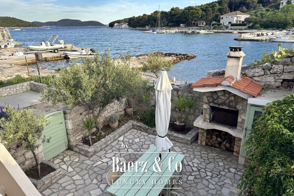 photo 7 Prvić Luka, partially renovated stone house, first row to the sea, 298 m²