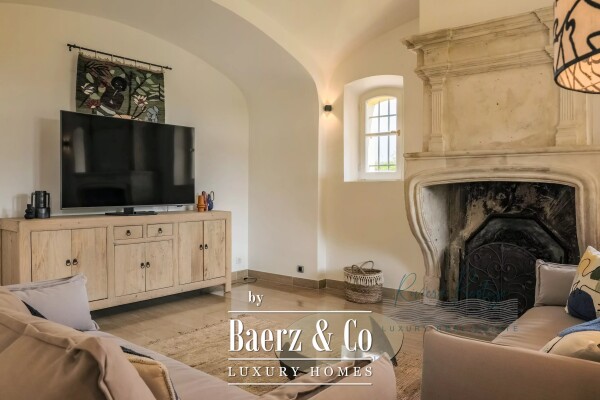 photo 14 Elegant 19th-Century Manor House with Organic Vineyard Estate in the Gulf of Saint-Tropez