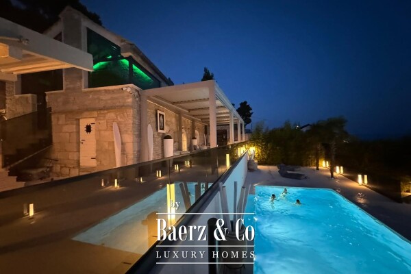 photo 22 Brela, unique stone villa with a panoramic view and a swimming pool